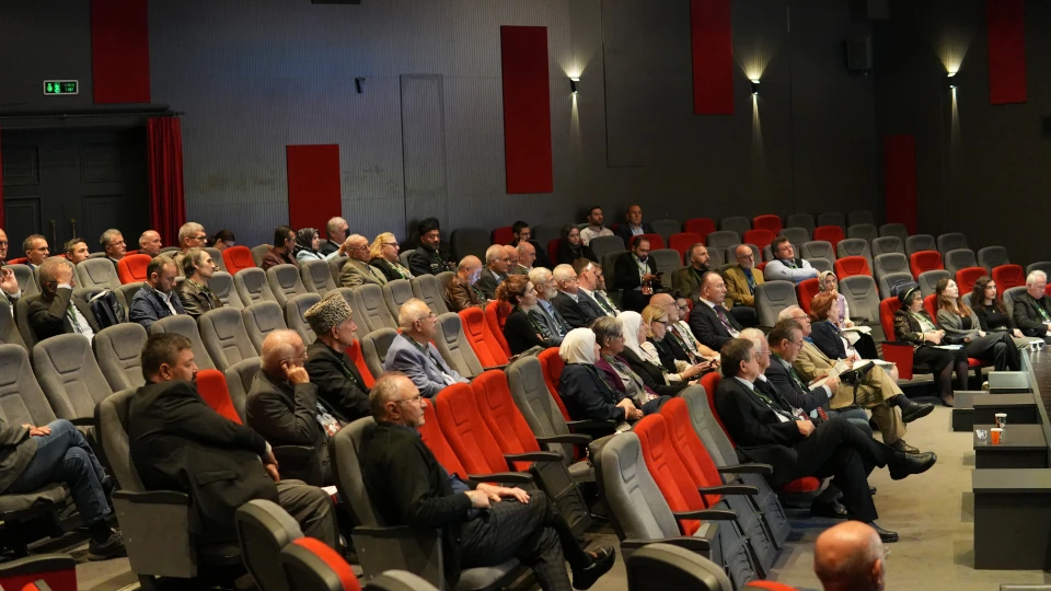 CNA Participants of the International Circassian Conference in the hall